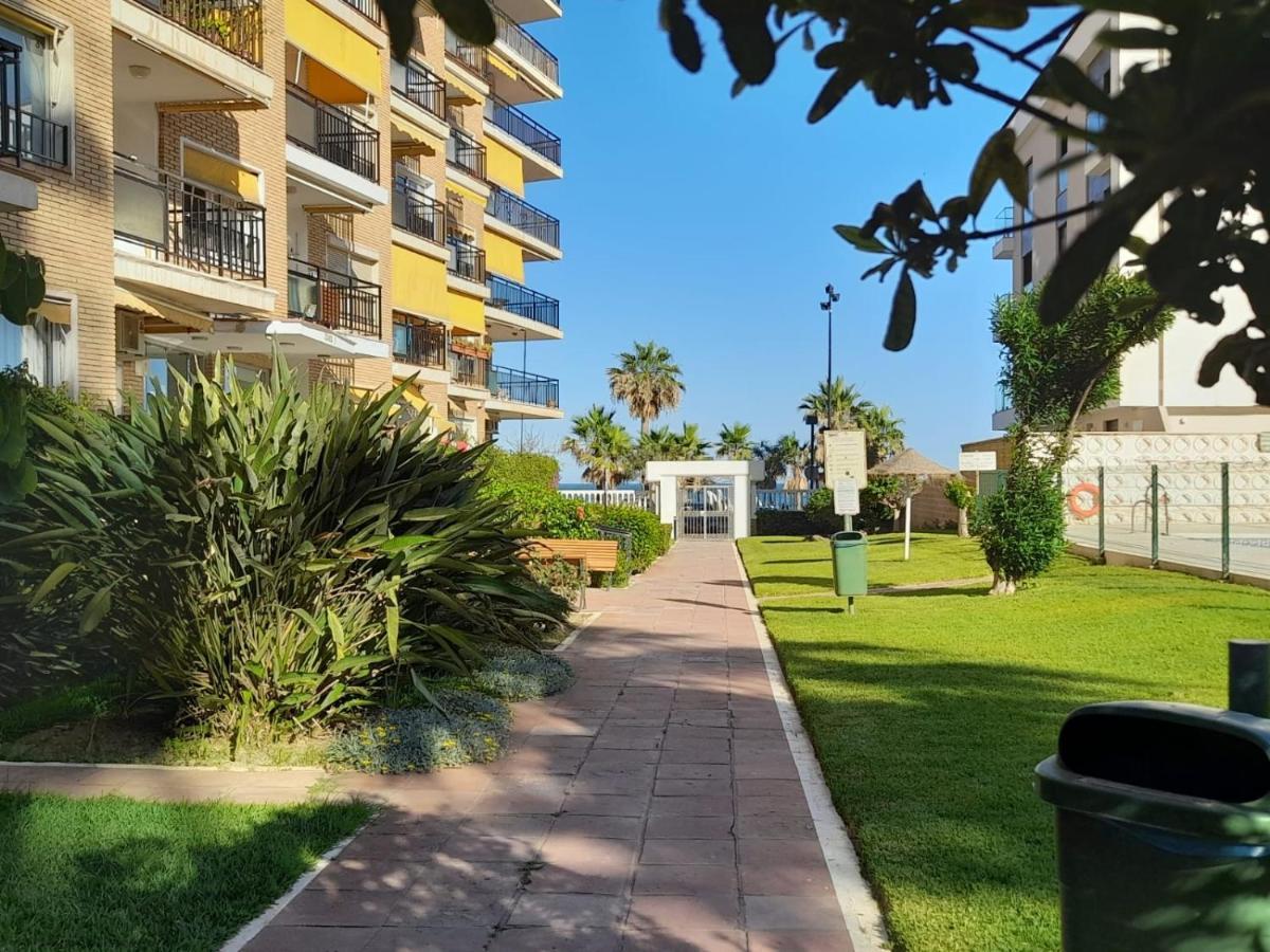 Escapada A La Costa Del Sol Apartment Фуeнхирола Екстериор снимка
